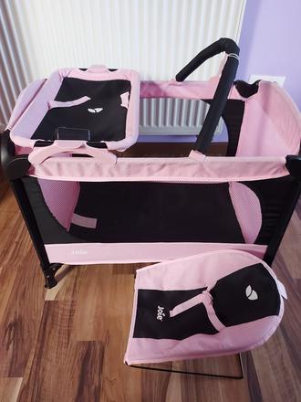 Postieľka pre bábiky,