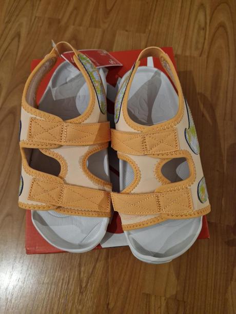 Dievcenske sandalky_oranzove, nike,37
