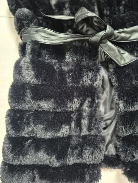 Čierna kožušinková vesta, amisu,38