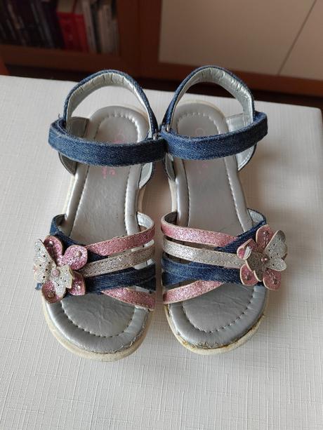 Sandále - trblietkavé s motýľmi v.28, deichmann,28