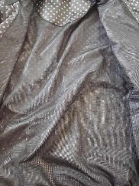 Sustiakova bunda, 40