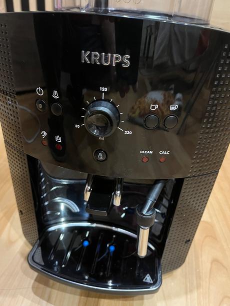 Predám automatický kávovar krups ea81, krups