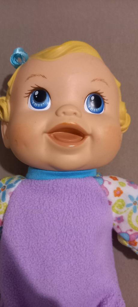 Babika hasbro alive, 