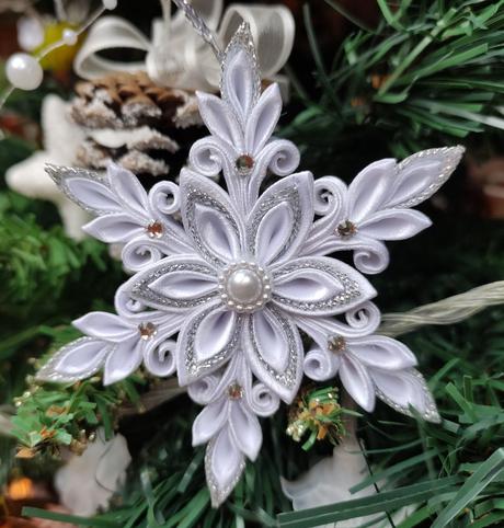 Žiarivá vianočná vločka,