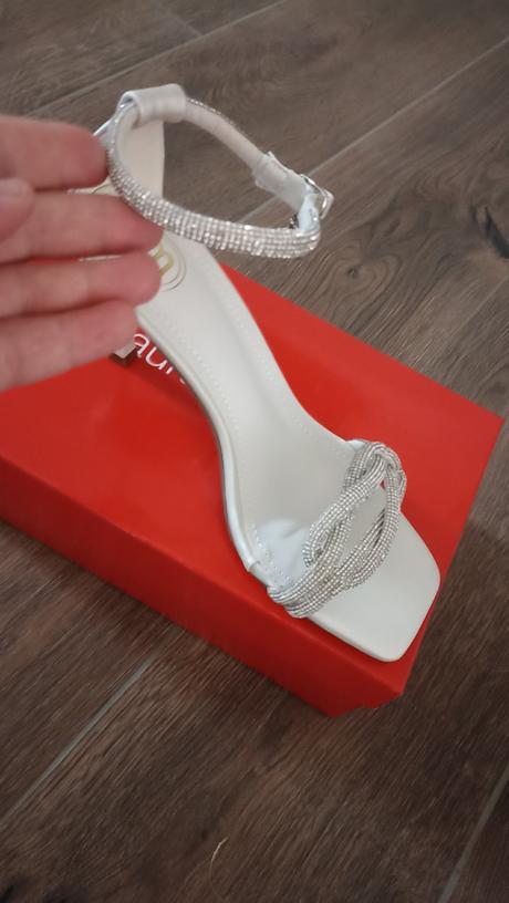 Laura biagotti sandálky c.39, 39