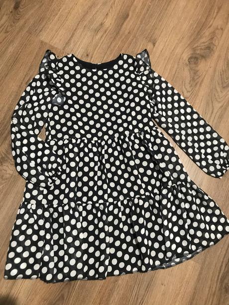 Guľkované šaty, 122