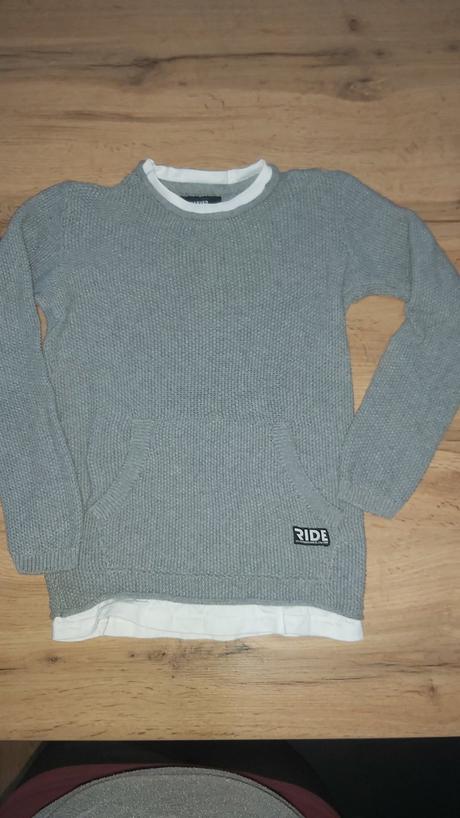 Sveter, reserved,128