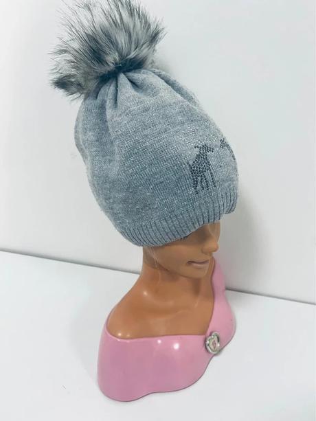 Štýlová zimná čiapka s jelenčekmi a bohatým brmbol, 