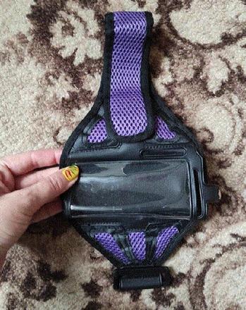 Fialove športové púzdro na telefon na ruku,