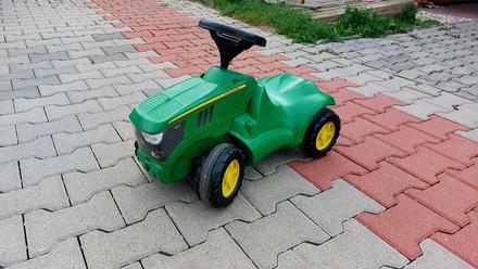 Odrážadlo traktor john deere, 