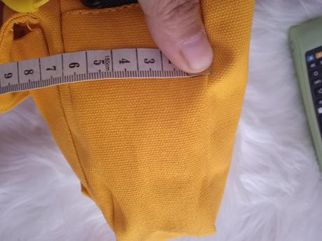 Kabelka s otvorom na slúchadlá,