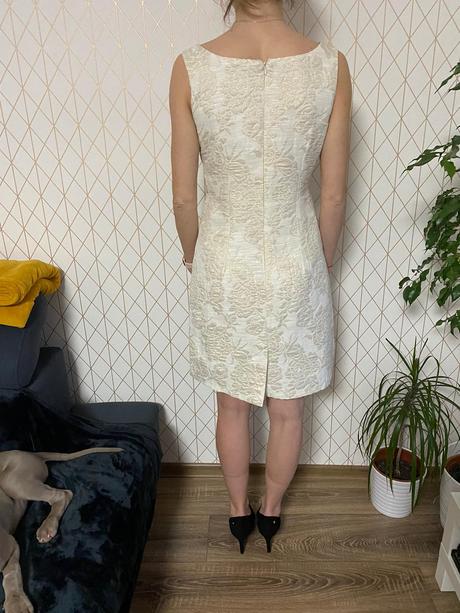 Šaty spoločenské, 40