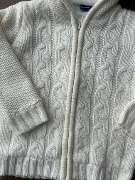 Biely sveter, lupilu,86
