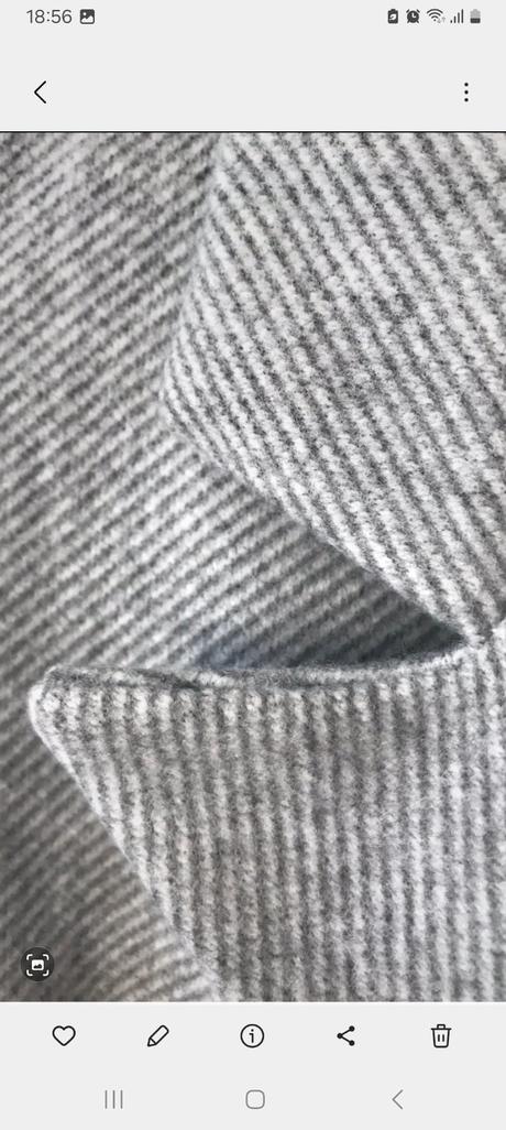 Svetlosedy kabat, 40