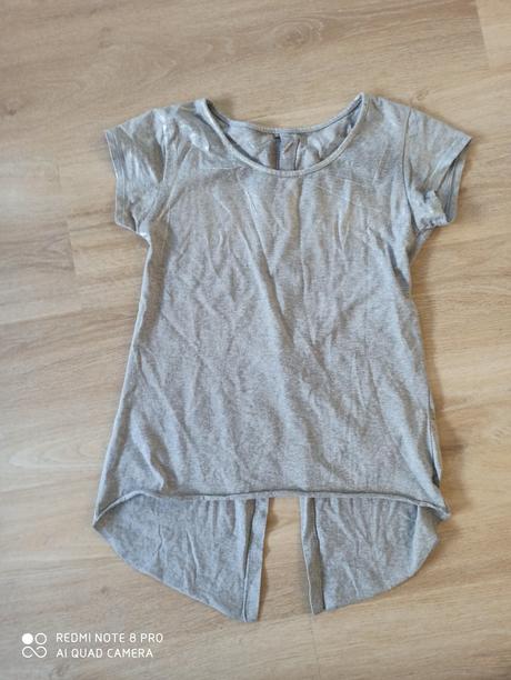 Trblietavé sivé tricko, s