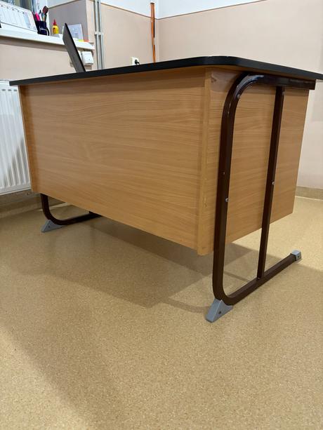 Školské lavice a stoličky, 