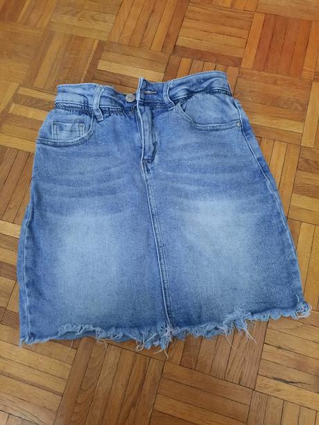 Dievčenská sukňa, 146