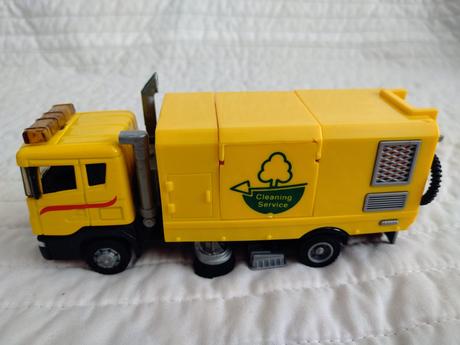 Set 2 kusov áut - čistiace auto + miešačka,