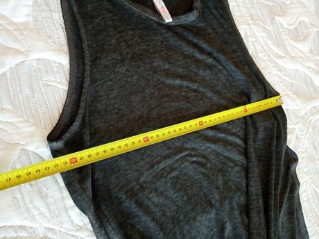 Predĺžené nové tričko s rozparkami, s