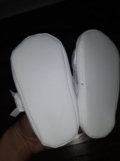 Slávnostné capačky, <17