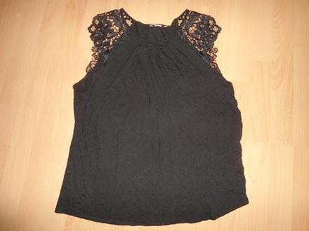 Cierny top s cipkou, m