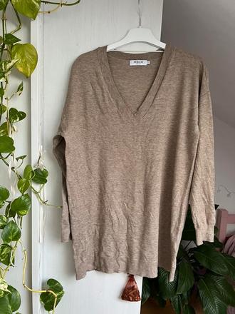 Hnedý sveter msch/ hnedý sveter s výstrihom v, s
