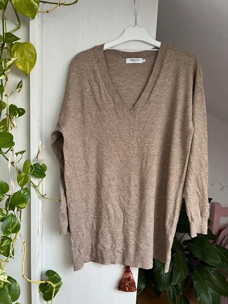 Hnedý sveter msch/ hnedý sveter s výstrihom v, s
