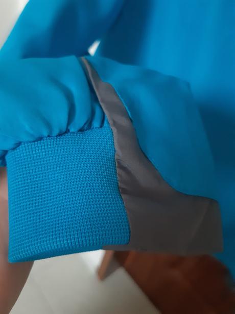 Športova tenka bundicka, hummel,152