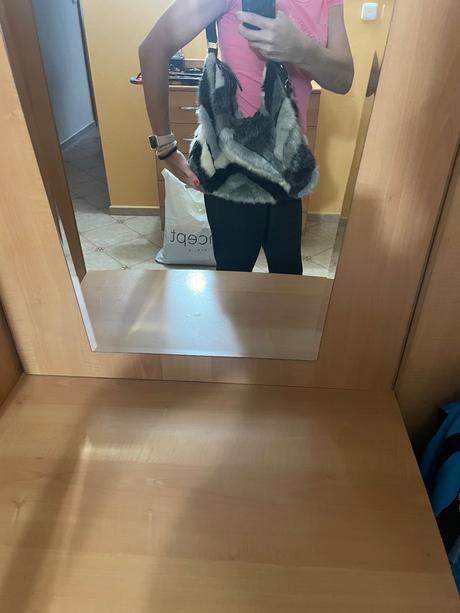 Kožušinková kabelka, 