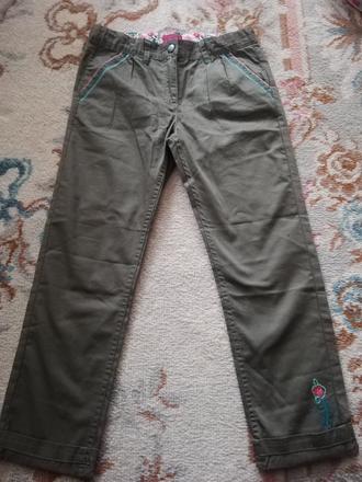 Ozdobene zelene nohavice, 128