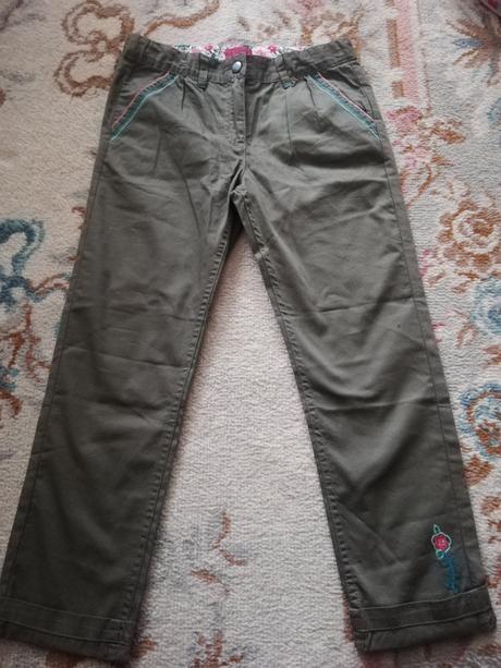 Ozdobene zelene nohavice, 128