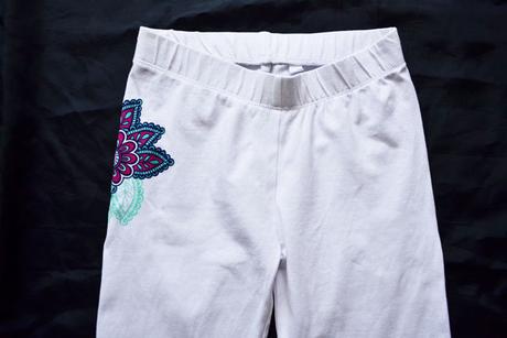 Biele leginky s kvietkom 122/128, pepperts,128