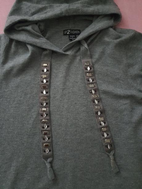 Sveter s kapucňou, s