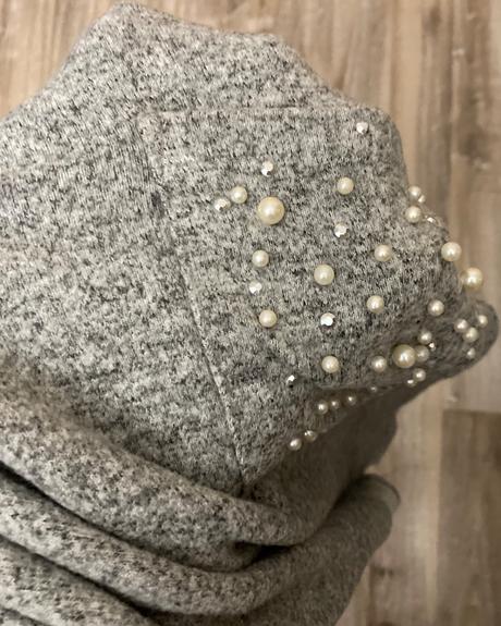 Sivé tričko/svetrík s perličkami na vrecku, amisu,s