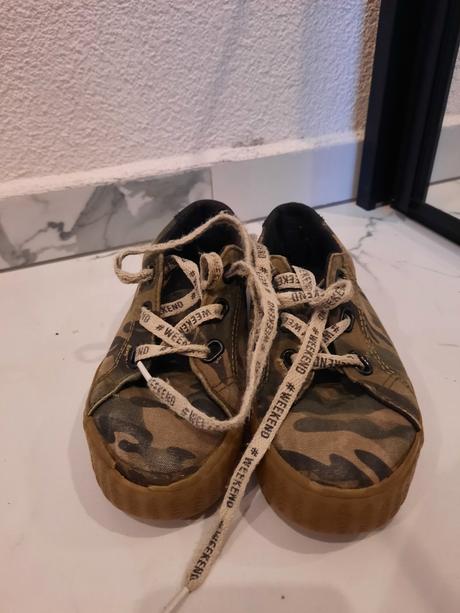 Tenisky, reserved,31