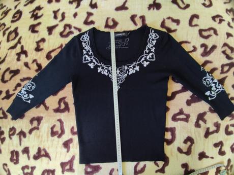 Elegantny pulover s perlickami a 3/4 rukavom, 38