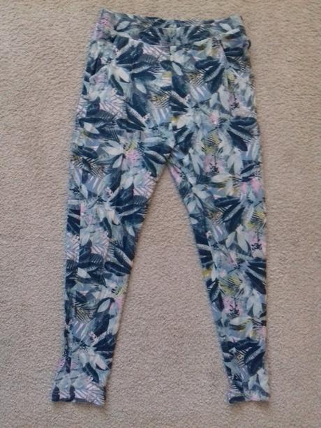 Letne nohavice, h&m,146
