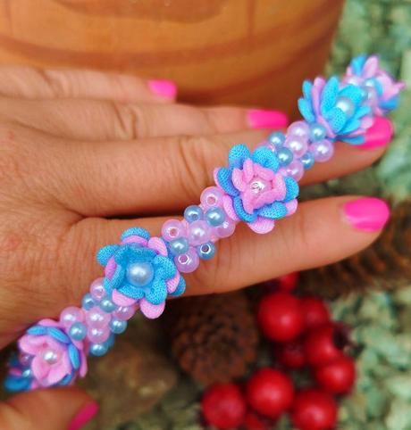 Čelenka s perličkami a 3d kvietkami, 