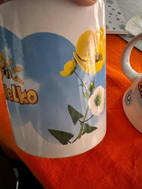 Včielka maja a vilko hrnčeky 2 ks,