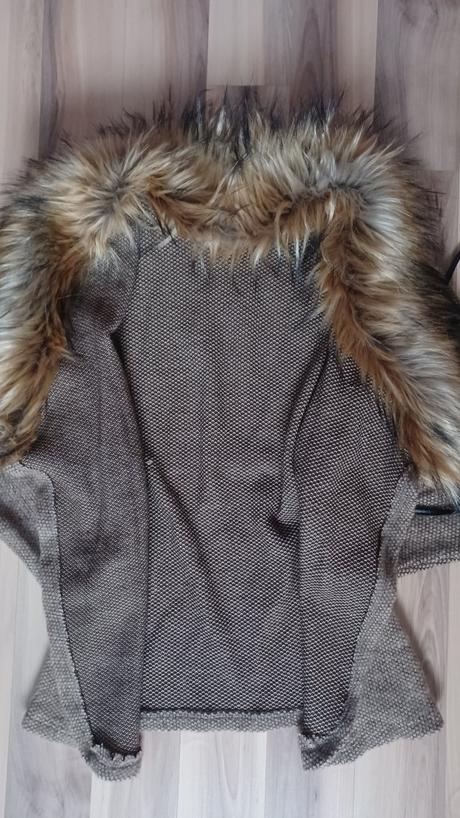 Kardigán s kožušinou,