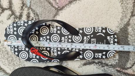 B3377 šľapky avengers, reserved,36