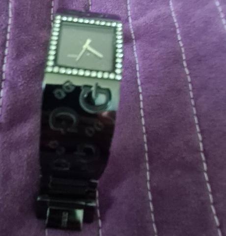 Hodinky guess, guess