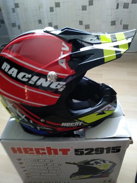 Prilba na stvorkolku hecht 52915 l, 