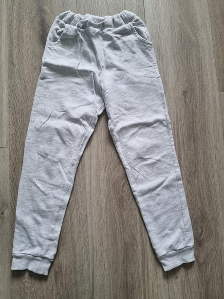 Chlapcenske teplaky, sinsay,128