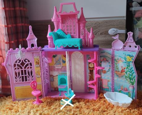 Barbie dom, hrad hasbro,