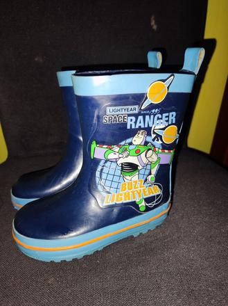 Gumáky pre chlapčeka, 23