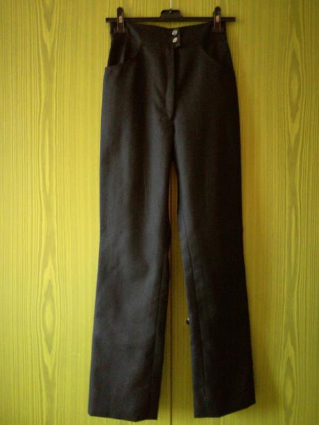 Čierne nohavice s vysokým pásom s /158-164/, 158