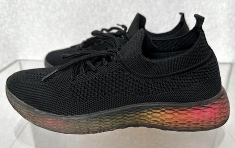 Zaujímavé tenisky na bežné nosenie, 37