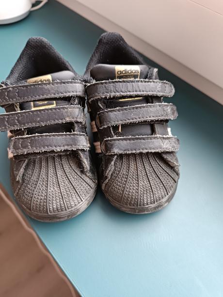 Balík topánok č.22, 22