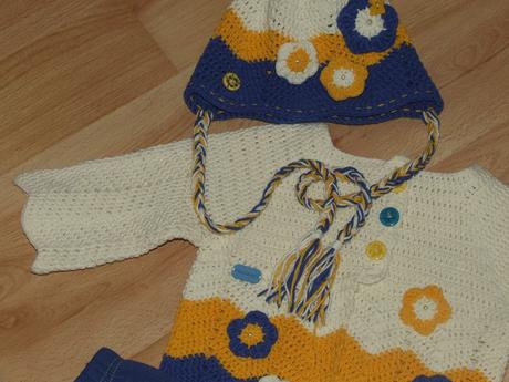 Kompletík (svetrík, legínky a čiapočka), 74